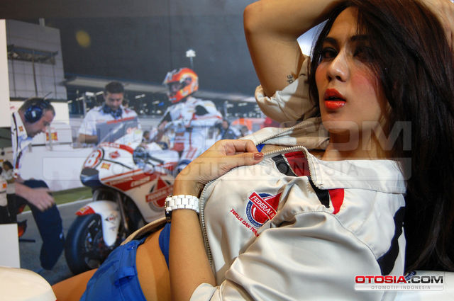 Model Seksi Pelumas - JMCS 2012 - Federal Oil  Galeri 