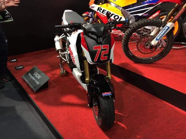 Modifikasi Balap Honda Grom Ala HRC - Sosok Honda Grom 