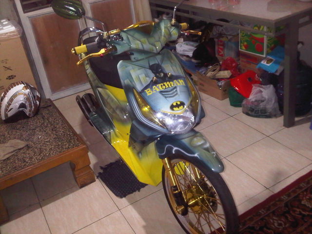 Modifikasi Honda BeAT Full Airbrush Batman - Modifikasi 