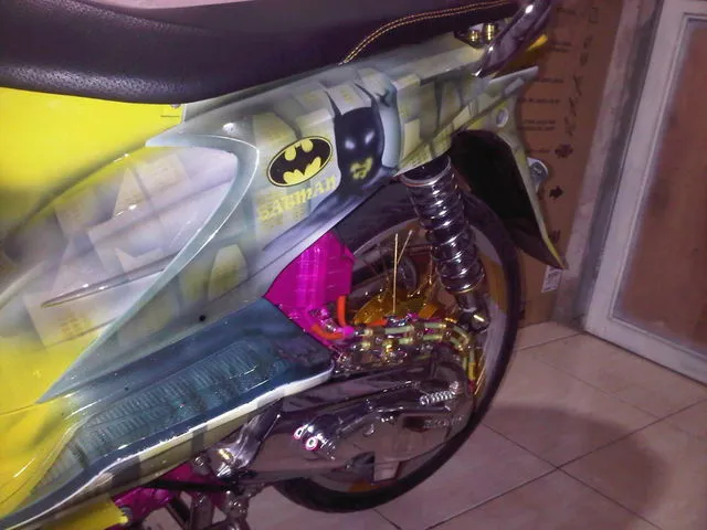 Modifikasi Honda BeAT Full Airbrush Batman - Modifikasi 