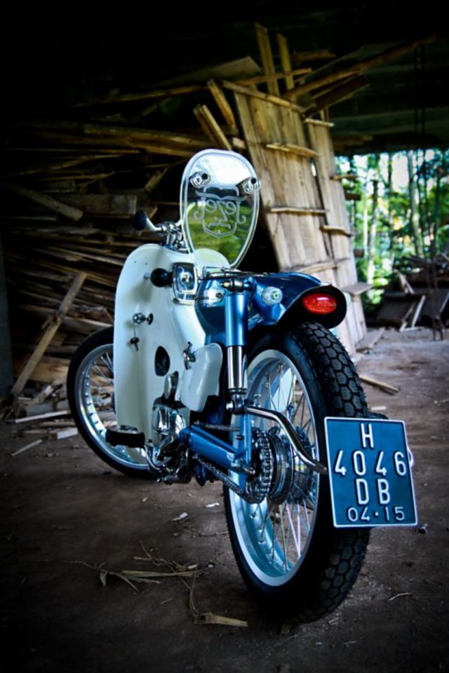 Modifikasi Honda Supercub 800 bergaya StreetCUB 