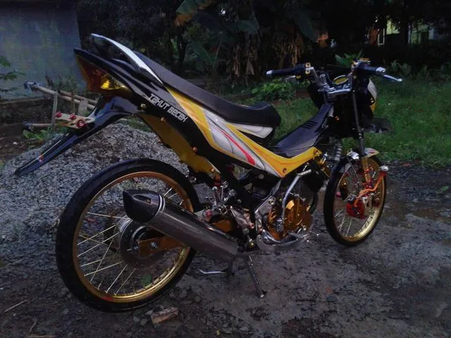 Modifikasi Suzuki Satria FU Buat Tampil Mentereng - Suzuki 