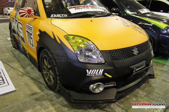 Modifikasi Suzuki Swift GT3 2011 Club Revenge - City car 