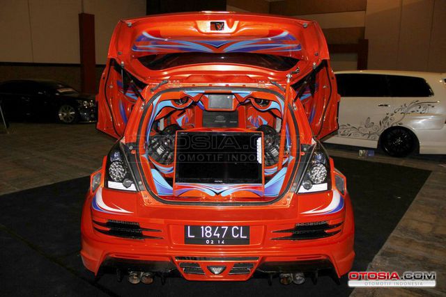 Modifikasi Suzuki Swift Sang King Extreme - City Car Modifikasi Street