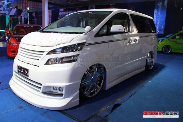 Modifikasi Toyota Vellfire HIN Bali 2013 - MPV Super 