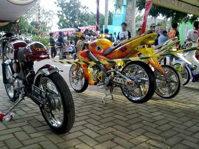 Modifikasi Yamaha Vixion  Full Aksesori dan Airbrush 