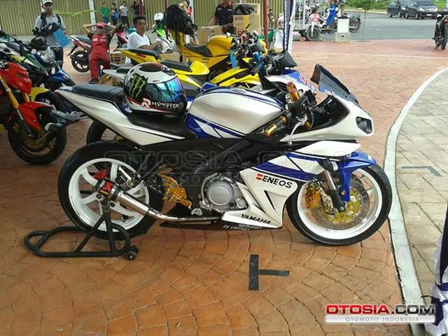  Modifikasi  Yamaha Vixion  Tambah Tampilan Sport  
