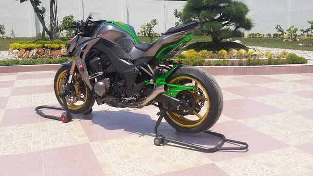 Moge Z1000  Semakin Gahar dan Bernuansa Elegan Modifikasi 