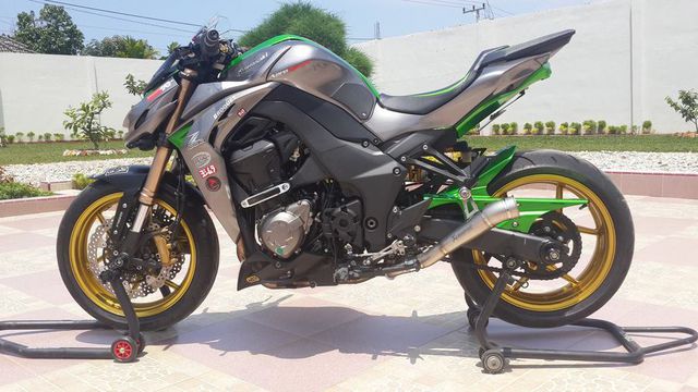  Moge  Z1000 Semakin Gahar dan Bernuansa Elegan Modifikasi 