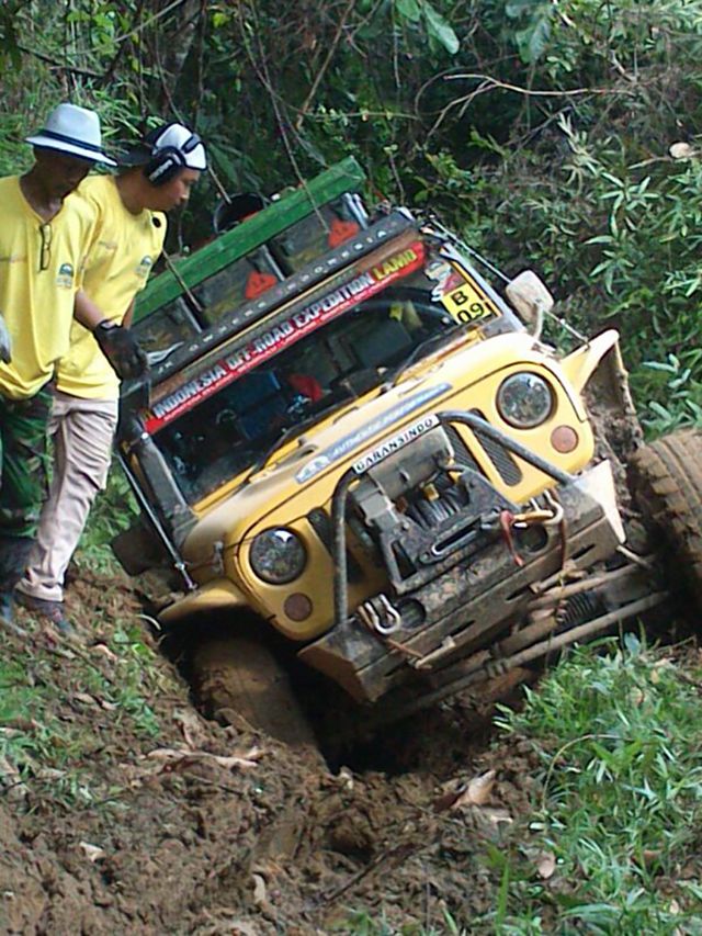 Mopar Badak Libas Medan Ekstrim Ekspedisi Offroad - Jeep 