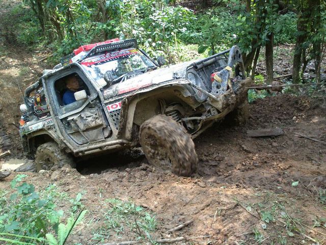 Mopar Badak Libas Medan Ekstrim Ekspedisi Offroad - Jeep 
