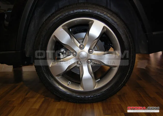 New Jeep Grand Cherokee 2013 - Kejantanan Sebuah Mobil 