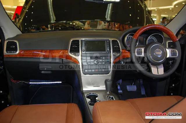 New Jeep Grand Cherokee 2013 - Kejantanan Sebuah Mobil 