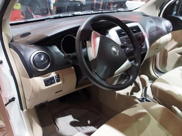 New Nissan Livina Facelift - Tampilan Segar MPV Terbaru 