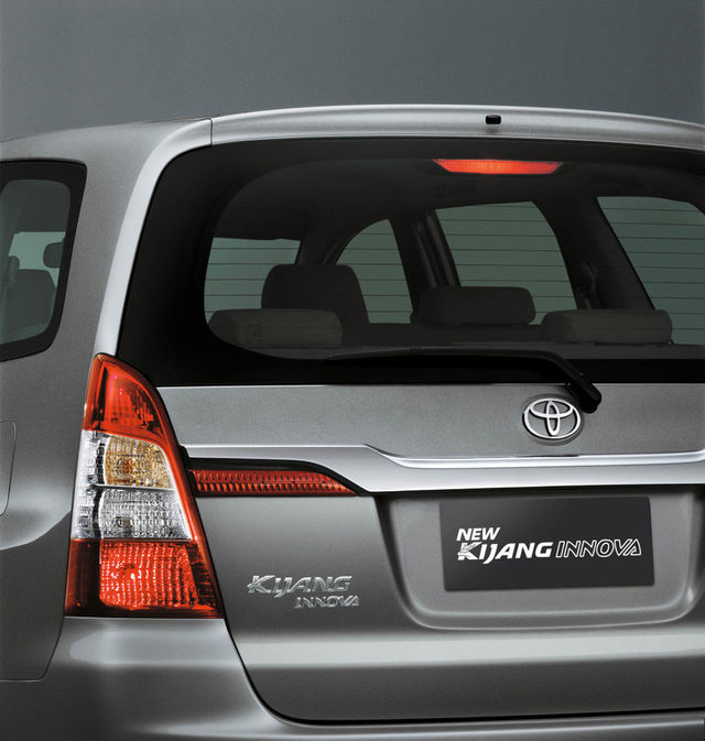 New Toyota Kijang Innova Facelift 2013 - MPV Terbaru 