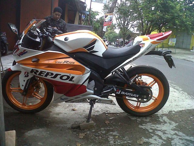 New Vixion Lightning ala Repsol - Modifikasi New Vixion 