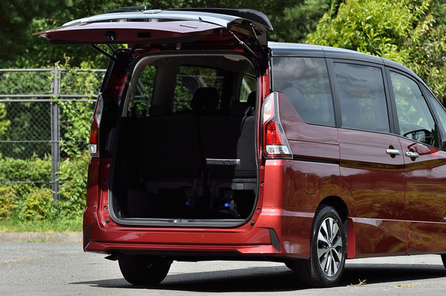 Nissan Serena 2017 - Galeri Foto Nissan Serena 2017 