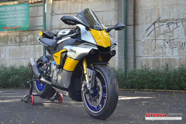 R1M Edisi 60  Tahun  Yamaha  Modifikasi R1M Edisi 60  Tahun  