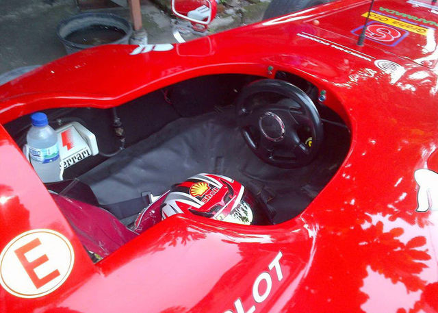  Replika  Mobil  Balap F1 Asal Lombok Pria Lombok Ciptakan 