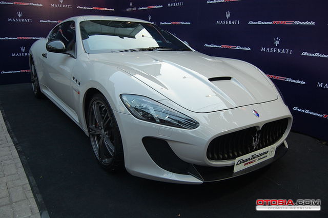  Sedan  Mewah  Hanya 2 Unit di  Indonesia  Maserati 