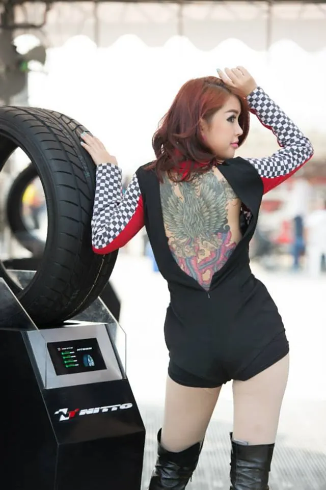 Seksinya Model Negeri Gajah Putih - Pesona Model Formula 