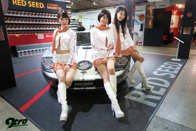 Senyum Menggoda SPG Cantik Jepang - Senyum Menggoda SPG 