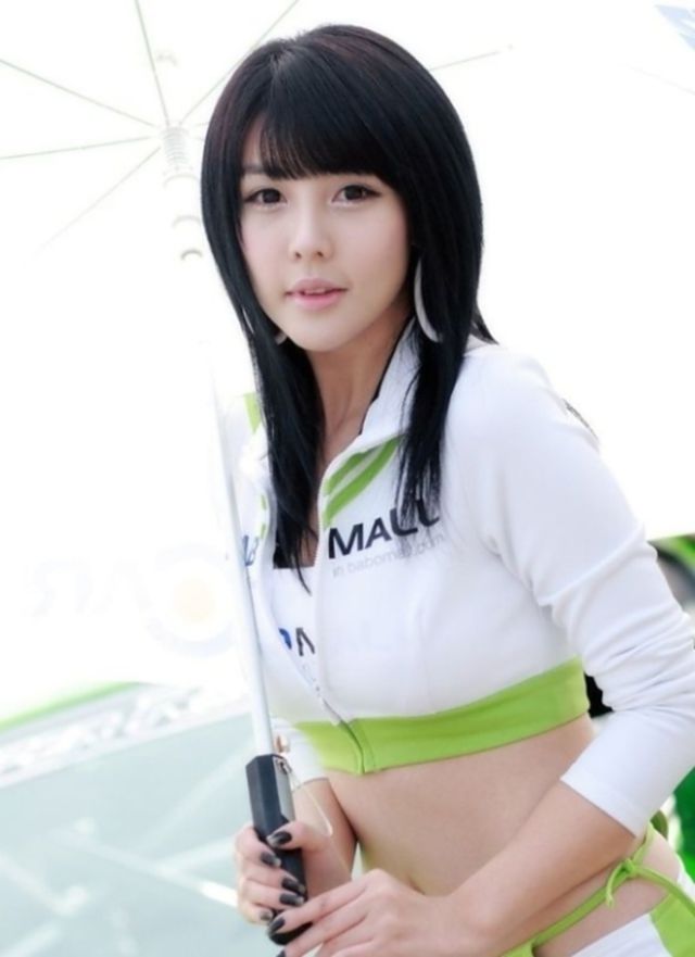SPG Cantik Lee Ji Woo - Lihat Seksinya SPG Lee Ji Woo 