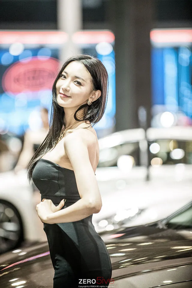 SPG Manis dan Seksi - Yang Tercantik di BIMOS 2014 Part 4 