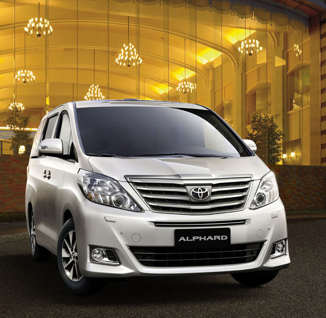 Toyota Alphard  2012  Gebrakan Awal Tahun  Galeri Foto  