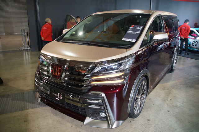 Toyota Alphard Vellfire Style LB Concept - Besutan 