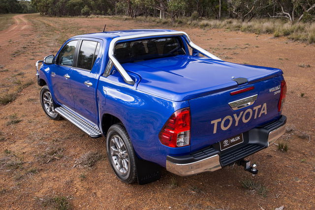 Toyota Hilux 2015 with New Accessories - Toyota Hilux 