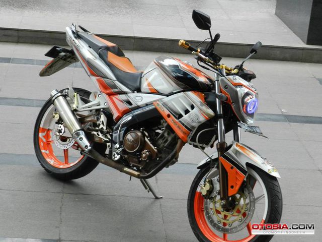 YVCI BK Club Vixion Penuh Warna  Otosia.com