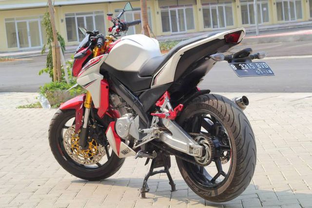 Vixion NVL Lebih Berotot dan Gahar Modifikasi New Vixion 