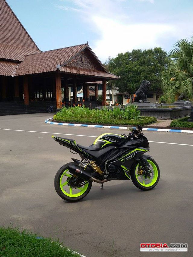 Vixion Sporty Monster Energi Reyog - Kombinasi Sporty R15 