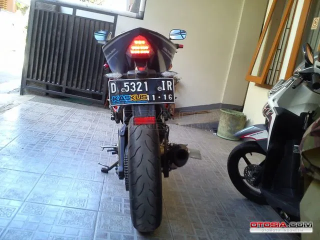 Yamaha Vixion dimodifikasi Model YZF R15 V2 - Modifikasi 