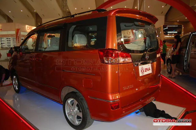 Zhengzhou Nissan Automobile Succe - Kembaran Nissan Serena 