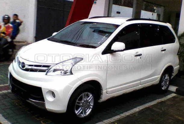 Jual Mobil Daihatsu Xenia All New R Bensin 2014 Bandung Otosia Com