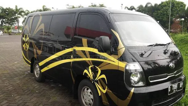 Jual Mobil Kia Travello Diesel Solar 2014 Bandung Otosia Com