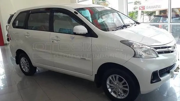 Jual Mobil Daihatsu Xenia All New R Dg Deluxe Bensin 2015 Semarang Otosia Com