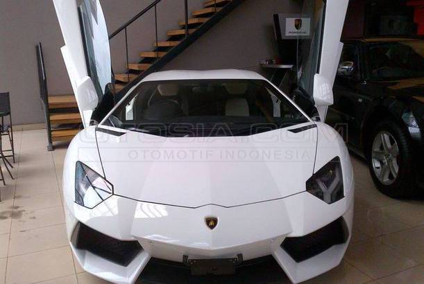 Jual Mobil Lambhini Aventador Lp700 4 Roadster Bensin 2015 Jakarta Selatan Otosia 