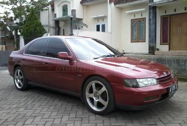 Jual Mobil Honda Accord Cielo 2 2 Bensin 1994 Malang Otosia Com