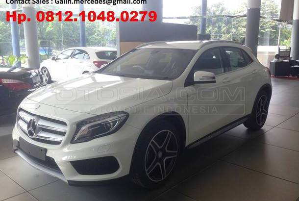 Jual Mobil Mercedes Benz Gla 250 4matic Bensin 2015