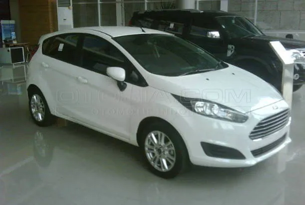 Jual Mobil Ford Fiesta Trend Bensin 2015 Jakarta Timur Otosia Com