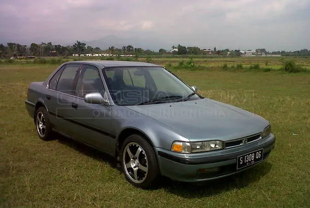 Jual Mobil Honda Accord Maestro 2 0 Bensin 1991 Surabaya Otosia Com