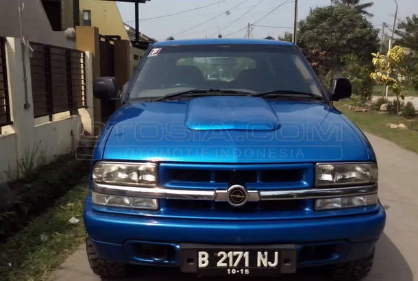 Jual Mobil Opel Blazer DOHC LT Bensin 2002 - Bekasi