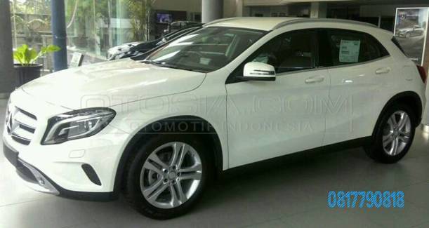 Jual Mobil Mercedes Benz Gla 200 Cdi Solar 2015 Jakarta