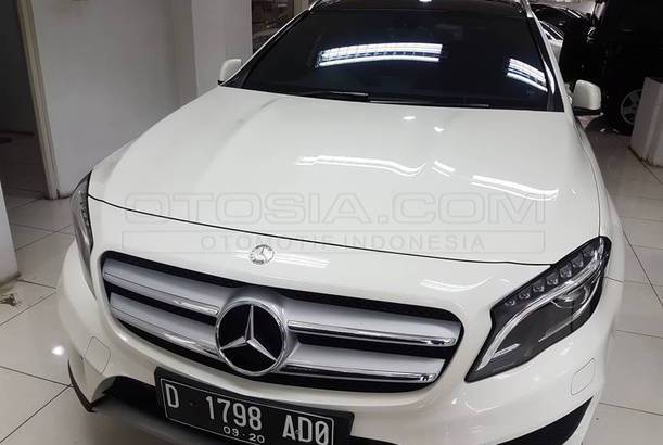 Jual Mobil Mercedes Benz Gla 200 Bensin 2015 Bandung