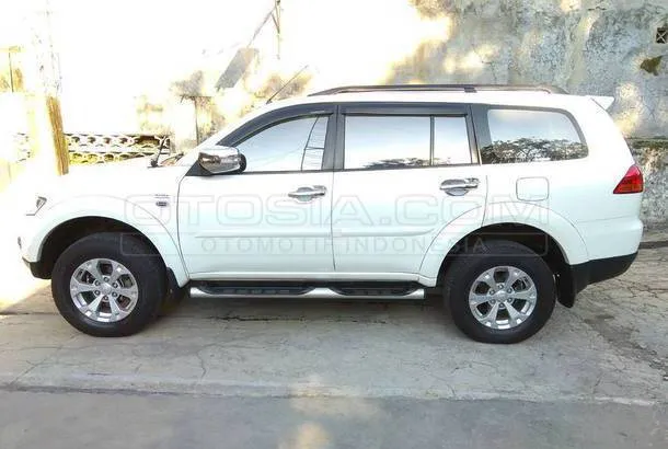 Jual Mobil Mitsubishi Pajero Sport Dakar 4x2 Diesel Solar 2013 Yogyakarta Otosia Com