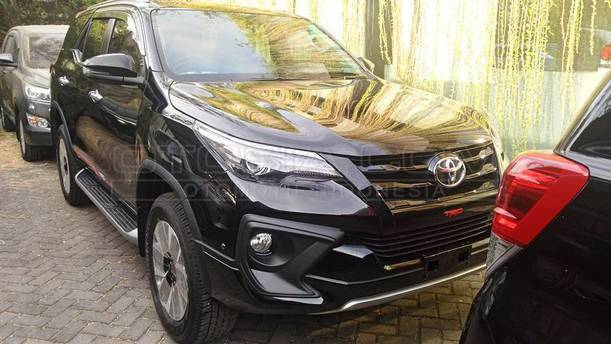 Jual Mobil Toyota Fortuner G 2 7 Trd Sportivo Bensin 2018 Surabaya Otosia Com