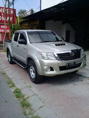 Jual Mobil Toyota Hilux Double Cabin 4x4 E Solar 2012 Sleman